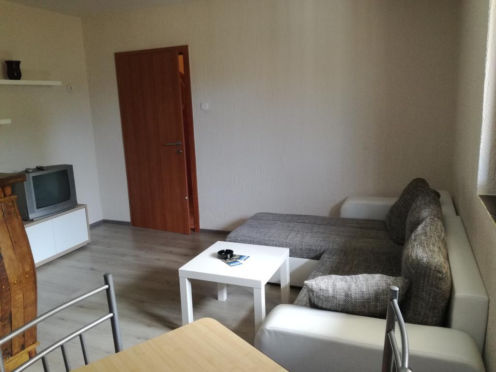 Apartment Nela Funtana Kültér fotó
